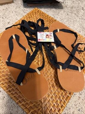 Sseko Black ribbon Wrap wedge Sandals in caramel leather